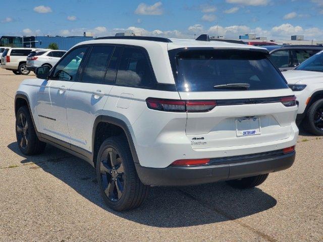 new 2024 Jeep Grand Cherokee car, priced at $49,075