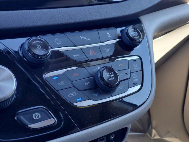 used 2018 Chrysler Pacifica car, priced at $17,495