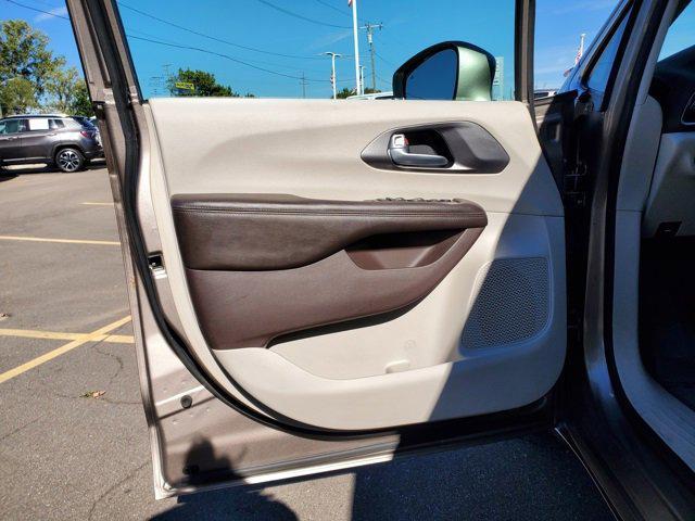used 2018 Chrysler Pacifica car, priced at $17,495