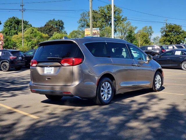 used 2018 Chrysler Pacifica car, priced at $17,495