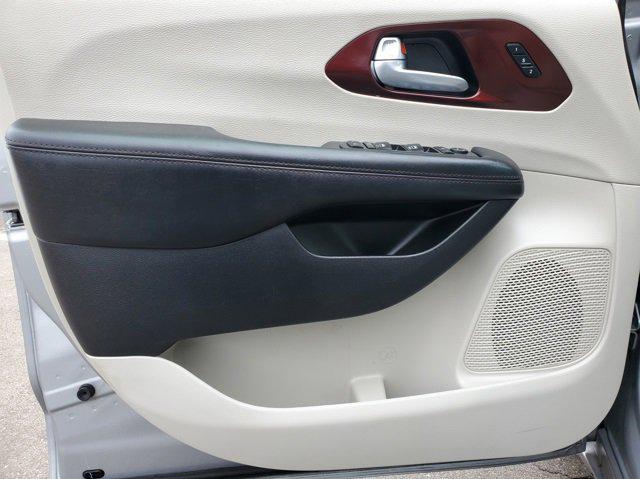used 2020 Chrysler Pacifica car