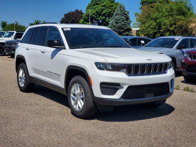 new 2024 Jeep Grand Cherokee car, priced at $42,580