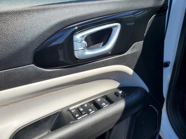 used 2022 Jeep Compass car, priced at $25,995