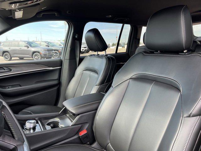 new 2025 Jeep Grand Cherokee car, priced at $47,054