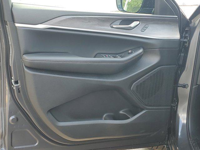 new 2025 Jeep Grand Cherokee car, priced at $52,735