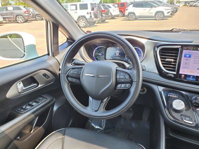 used 2022 Chrysler Pacifica Hybrid car, priced at $36,995