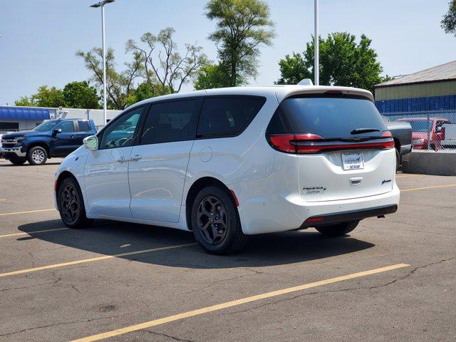 used 2022 Chrysler Pacifica Hybrid car, priced at $36,995