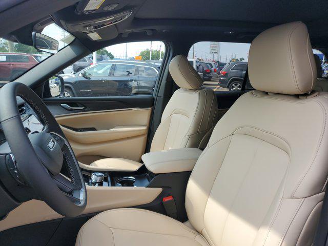 new 2025 Jeep Grand Cherokee car, priced at $52,735
