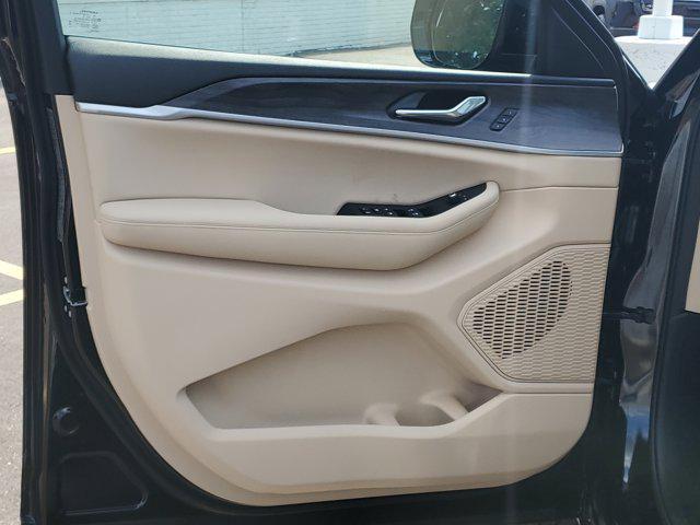 new 2025 Jeep Grand Cherokee car, priced at $52,735