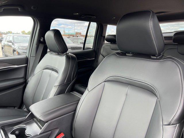 new 2025 Jeep Grand Cherokee car, priced at $46,545