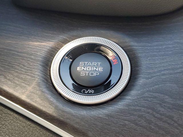 new 2025 Jeep Grand Cherokee car, priced at $52,735