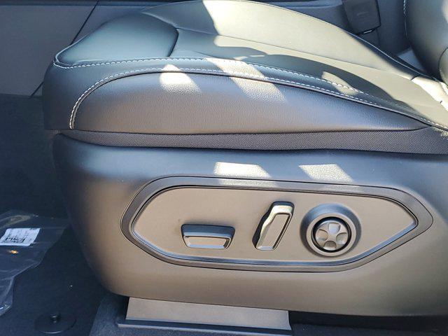 new 2025 Jeep Grand Cherokee car, priced at $52,735