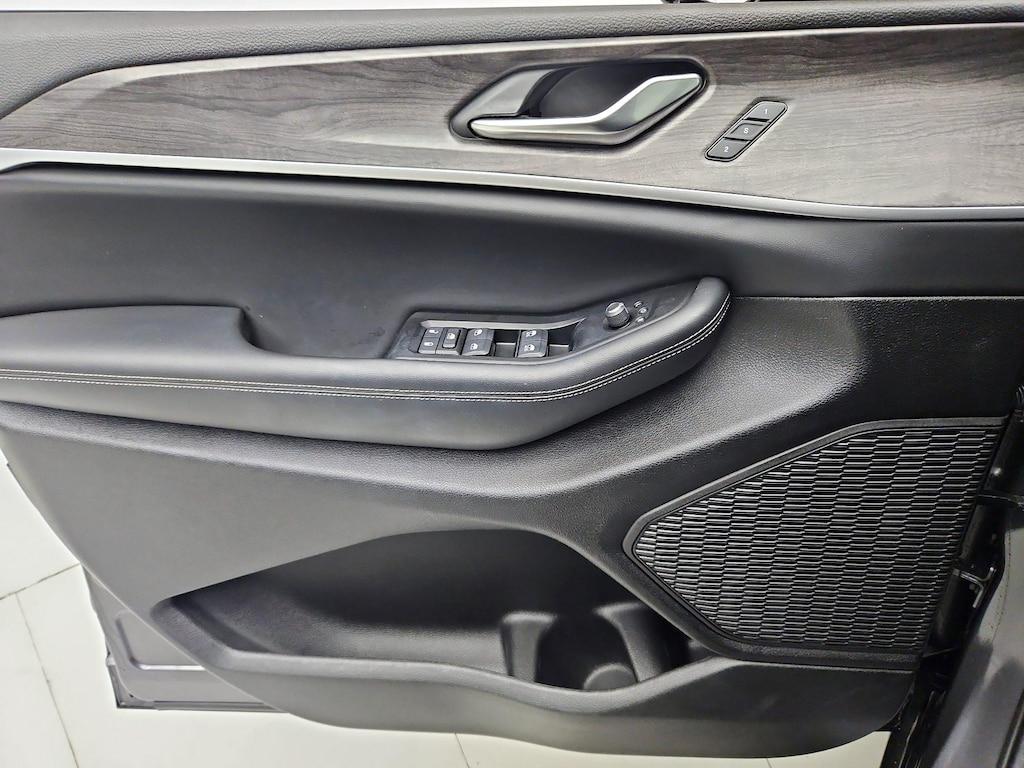 used 2024 Jeep Grand Cherokee car, priced at $35,998