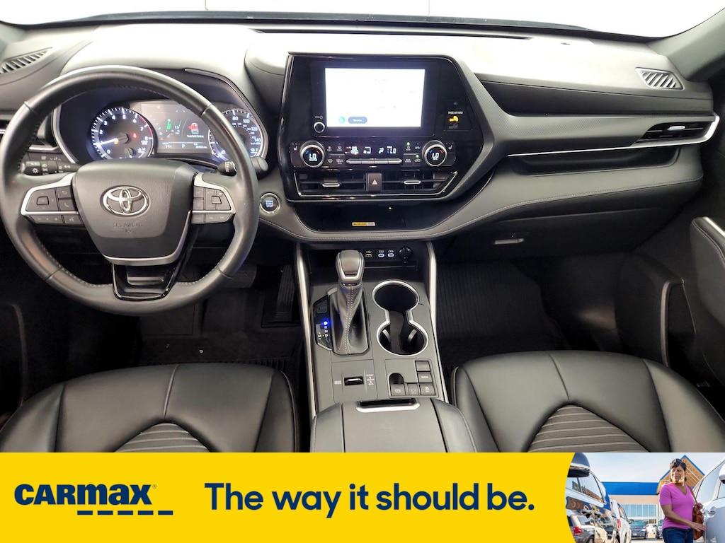 used 2023 Toyota Highlander car, priced at $37,998