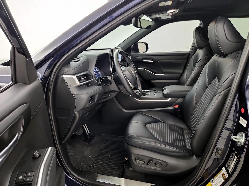 used 2023 Toyota Highlander car, priced at $37,998