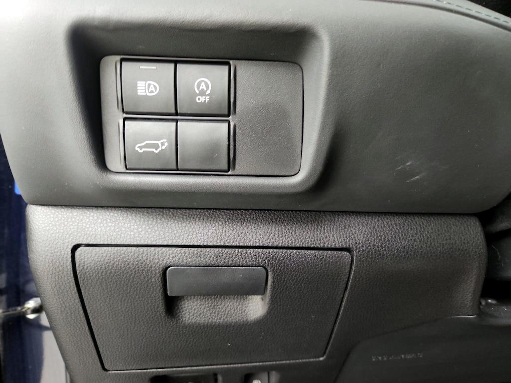 used 2023 Toyota Highlander car, priced at $37,998