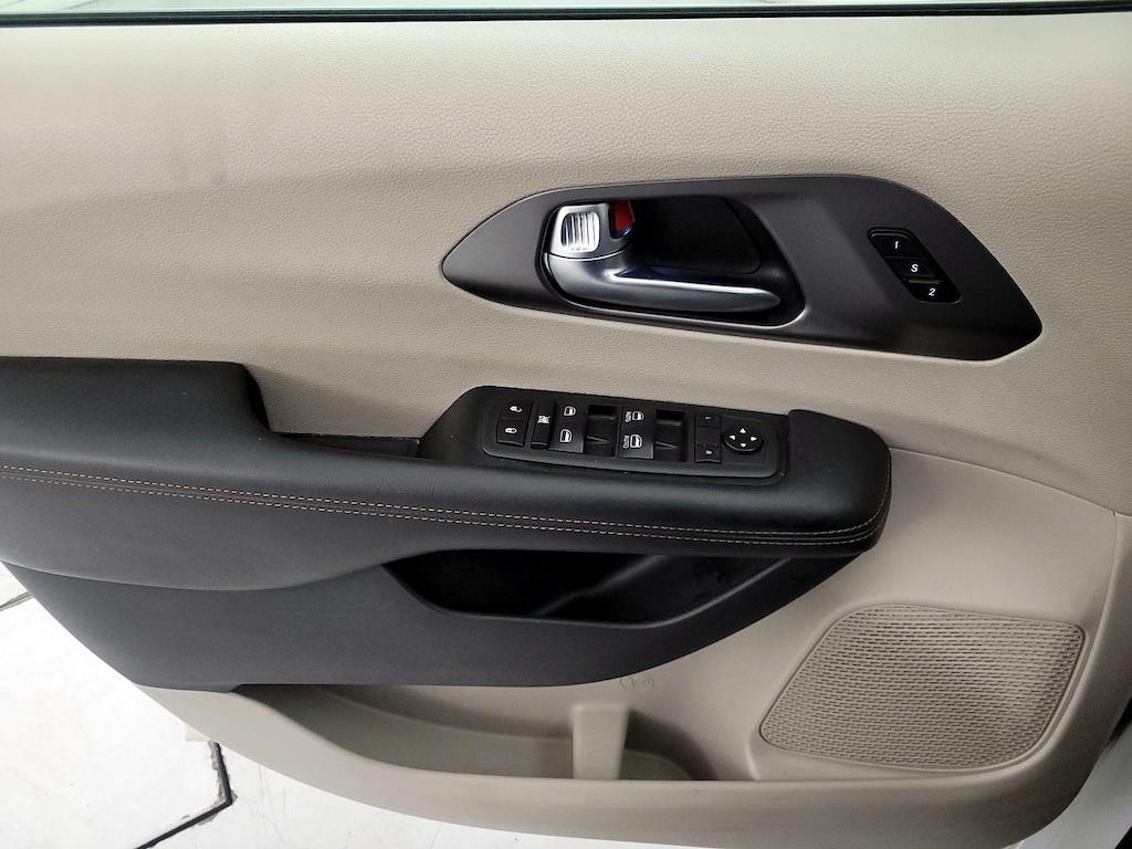 used 2020 Chrysler Pacifica car, priced at $24,998