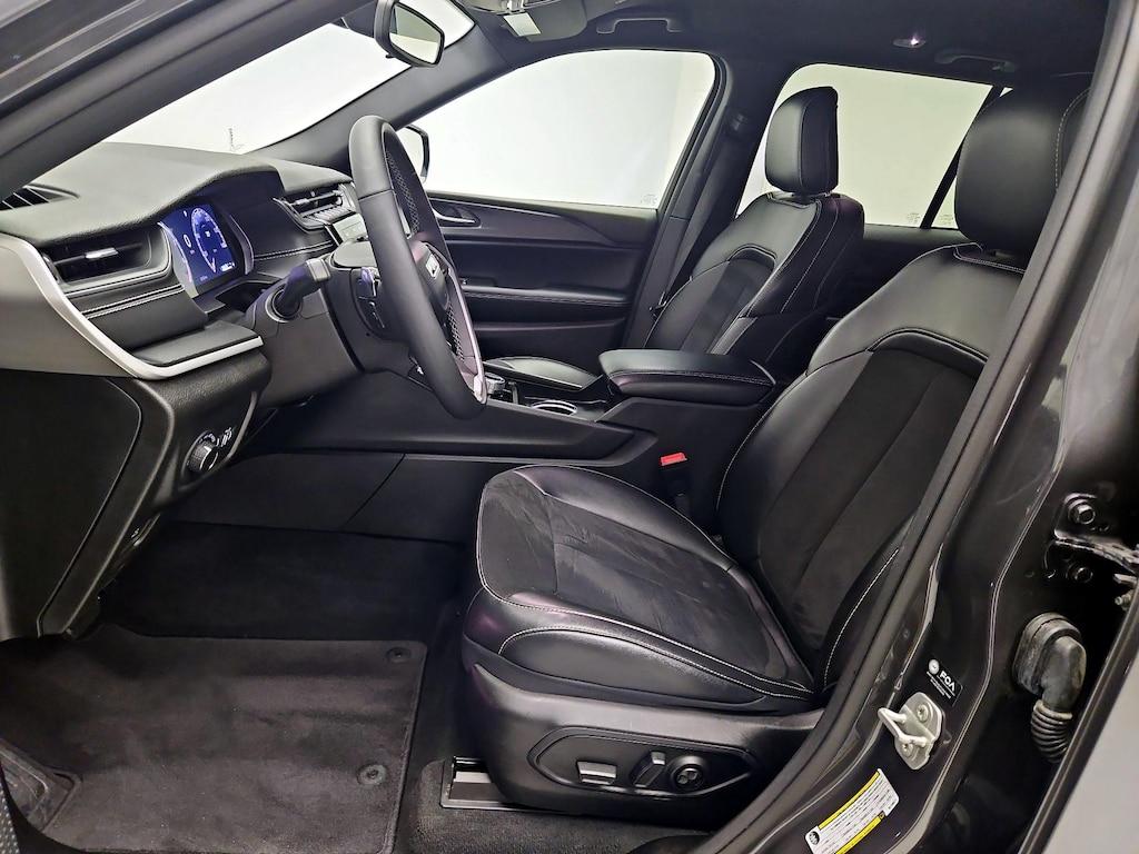 used 2024 Jeep Grand Cherokee car, priced at $32,998