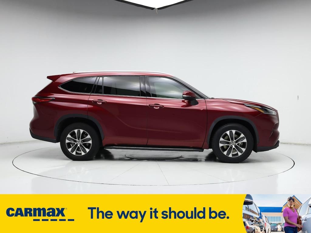 used 2021 Toyota Highlander car, priced at $30,998