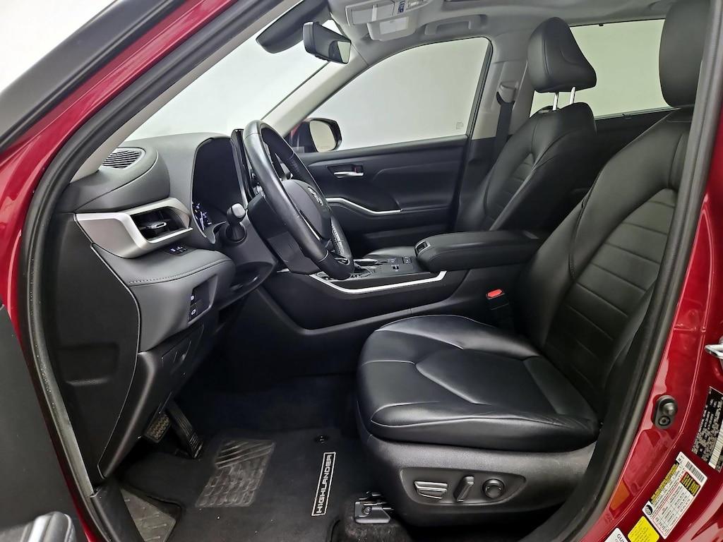 used 2021 Toyota Highlander car, priced at $30,998