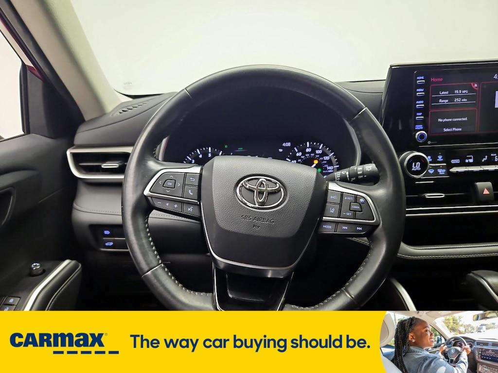 used 2021 Toyota Highlander car, priced at $30,998