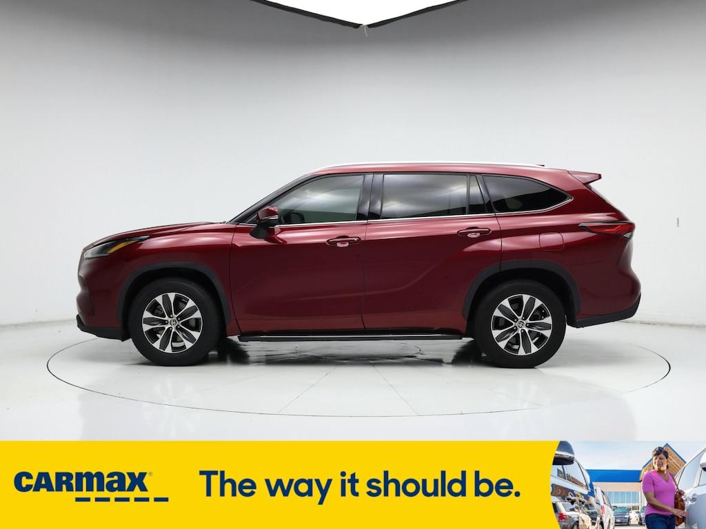 used 2021 Toyota Highlander car, priced at $30,998