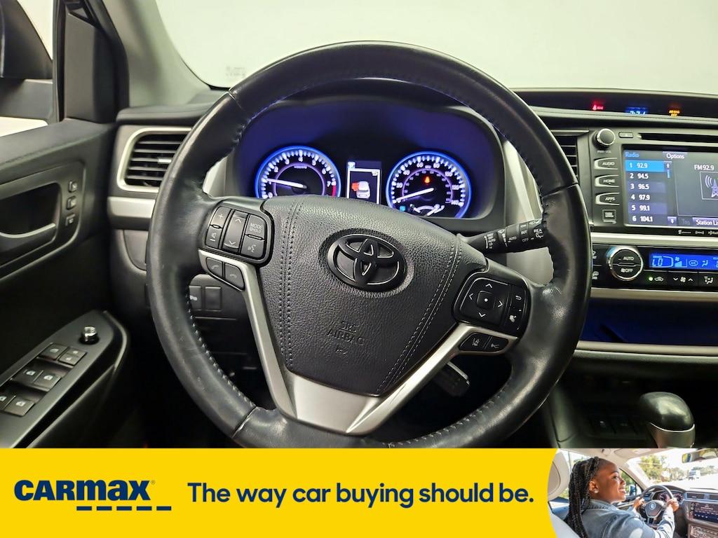 used 2019 Toyota Highlander car, priced at $27,998