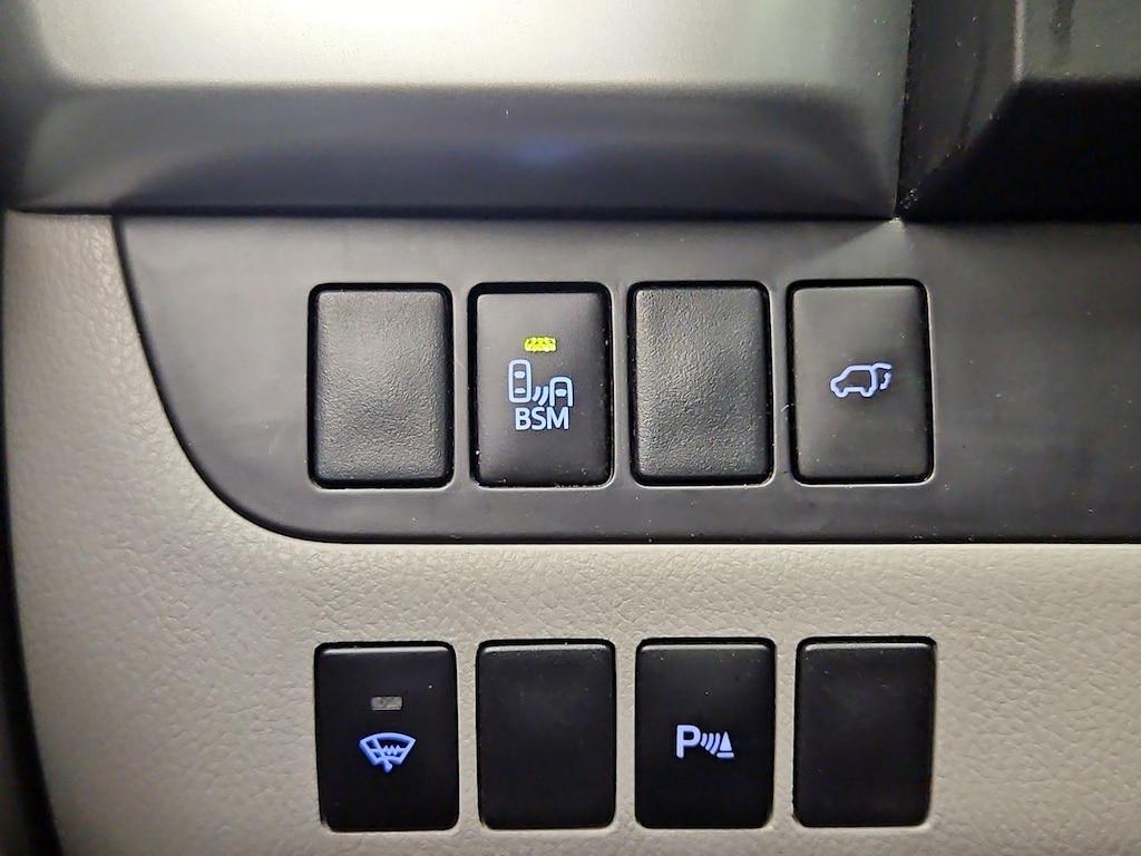 used 2016 Toyota Highlander car, priced at $22,998