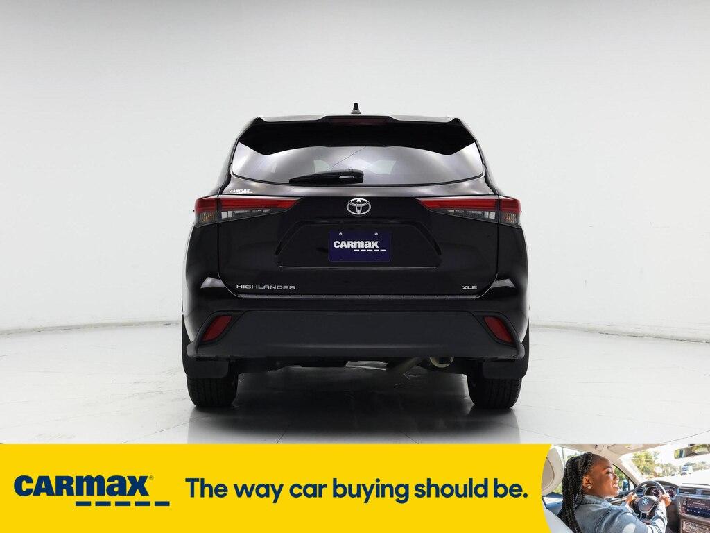 used 2022 Toyota Highlander car, priced at $34,998