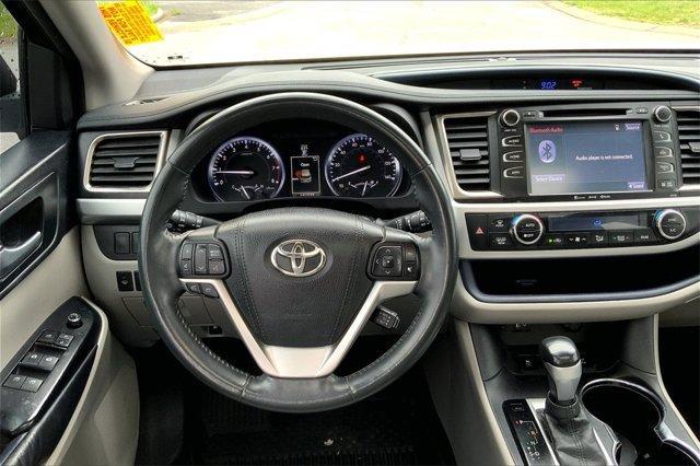 used 2016 Toyota Highlander car, priced at $19,787