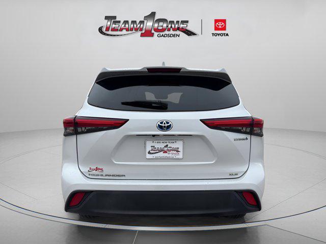 used 2022 Toyota Highlander Hybrid car, priced at $33,499