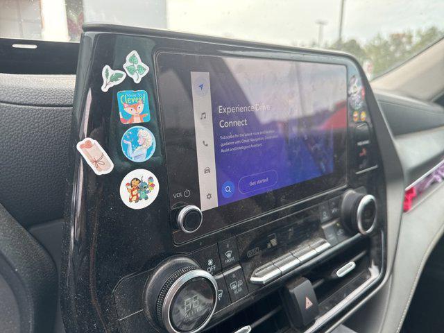 used 2024 Toyota Highlander car, priced at $34,998