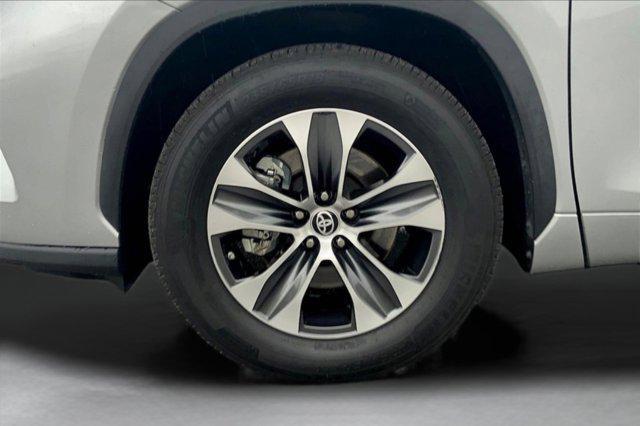 used 2023 Toyota Highlander car, priced at $35,998