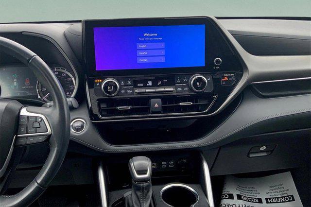 used 2023 Toyota Highlander car, priced at $35,998