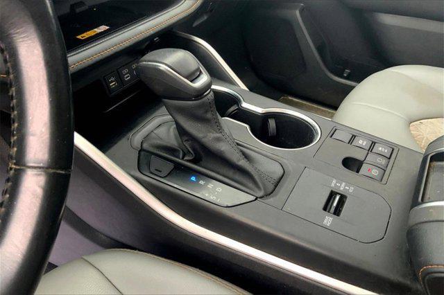 used 2023 Toyota Highlander Hybrid car, priced at $33,073