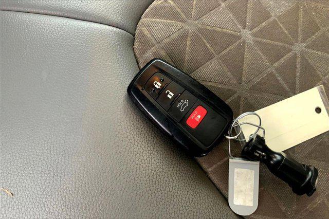 used 2023 Toyota Highlander Hybrid car, priced at $33,073