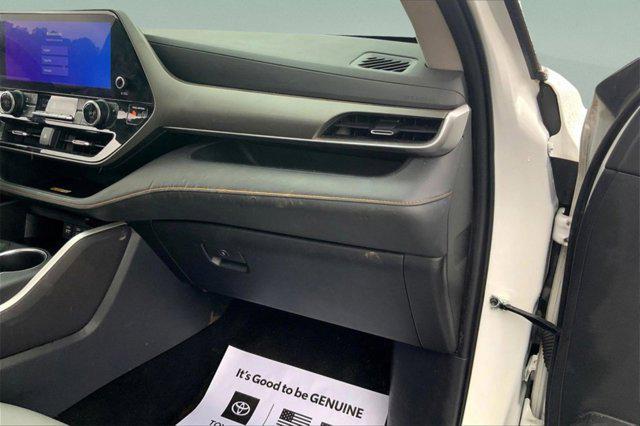 used 2023 Toyota Highlander Hybrid car, priced at $33,073