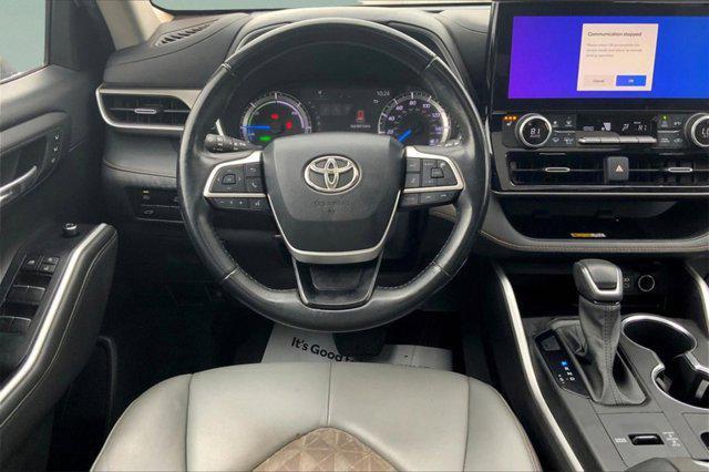 used 2023 Toyota Highlander Hybrid car, priced at $33,073