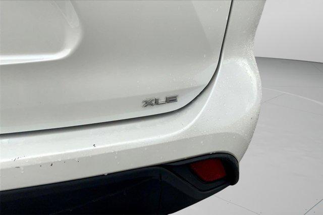 used 2023 Toyota Highlander Hybrid car, priced at $33,073