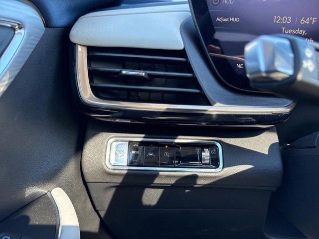 used 2025 Buick Envision car, priced at $39,370