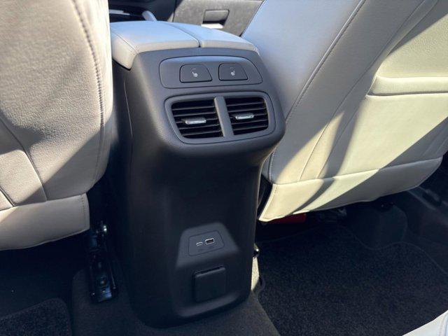 used 2025 Buick Envision car, priced at $39,370