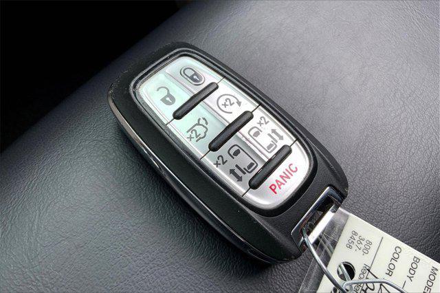 used 2023 Chrysler Pacifica car, priced at $25,900