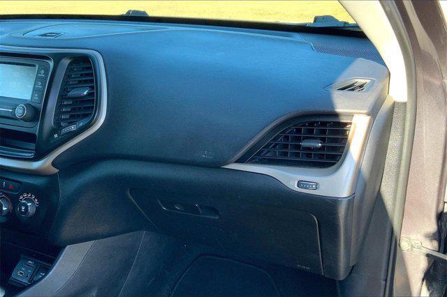 used 2017 Jeep Cherokee car
