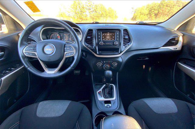 used 2017 Jeep Cherokee car