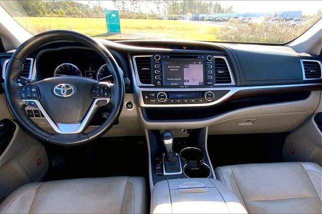 used 2015 Toyota Highlander car