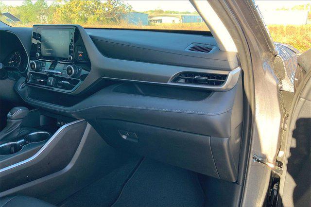 used 2021 Toyota Highlander car, priced at $33,557