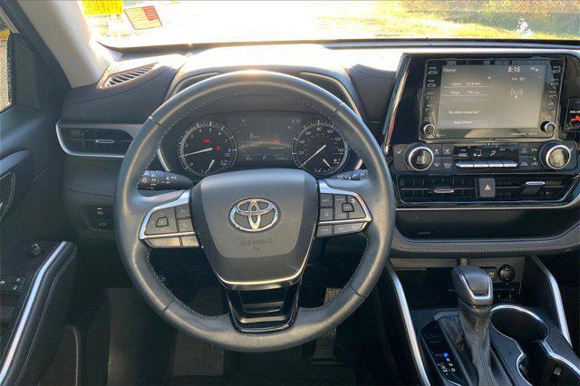 used 2021 Toyota Highlander car, priced at $33,557