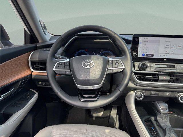 used 2025 Toyota Grand Highlander car, priced at $52,141