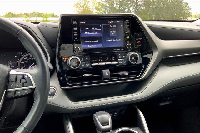 used 2022 Toyota Highlander car, priced at $31,694