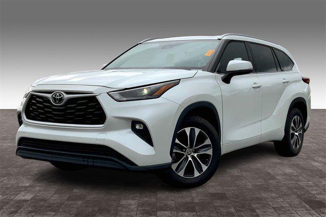 used 2022 Toyota Highlander car, priced at $33,615